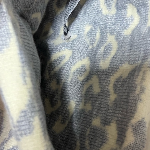 UR Powered Wool Blend Winter Beanie Hat - Picture 6 of 7